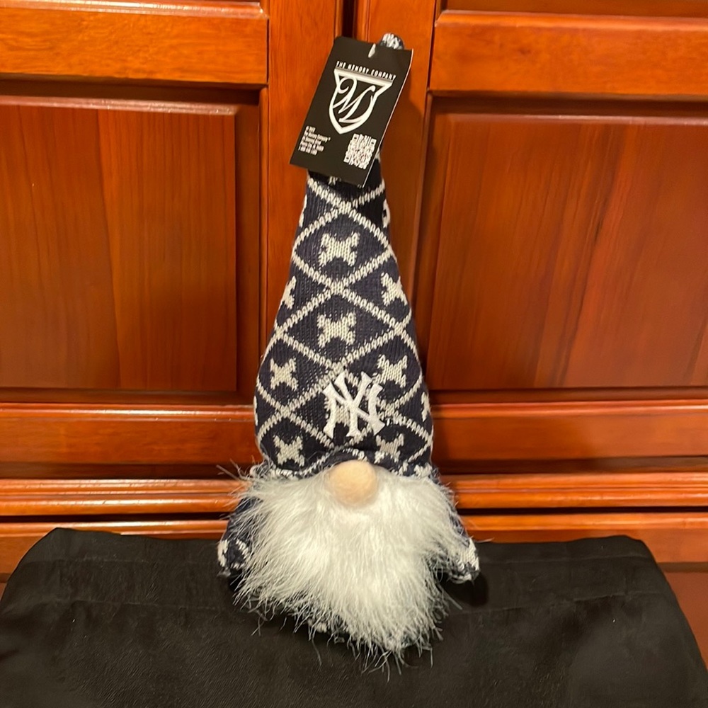 NWT New York Yankees Plus Gnome
